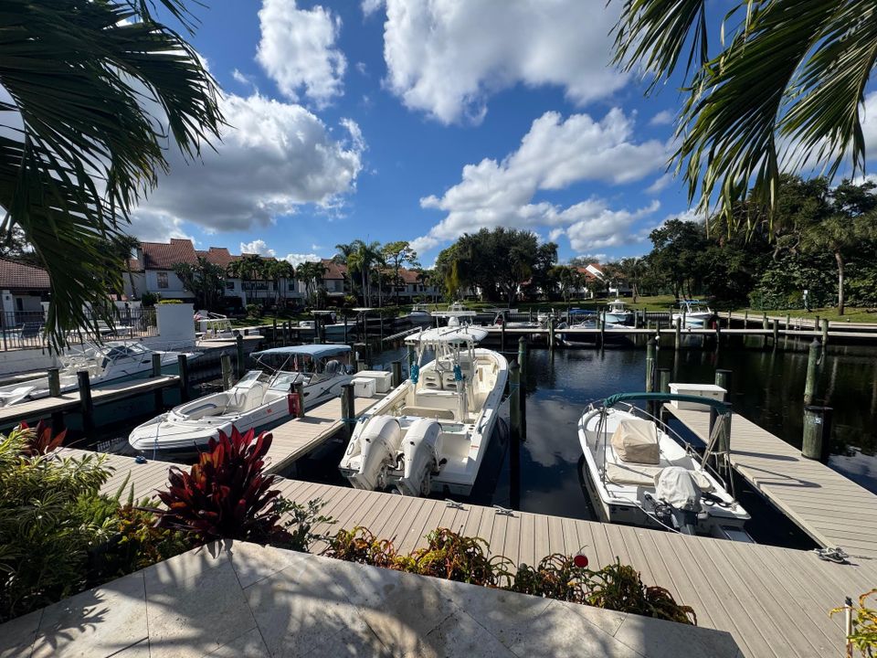 For Sale: $1,200,000 (2 beds, 2 baths, 1400 Square Feet)