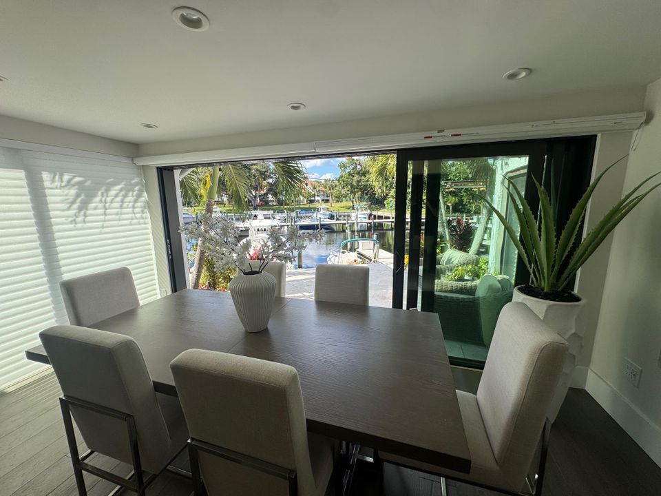 For Sale: $1,200,000 (2 beds, 2 baths, 1400 Square Feet)