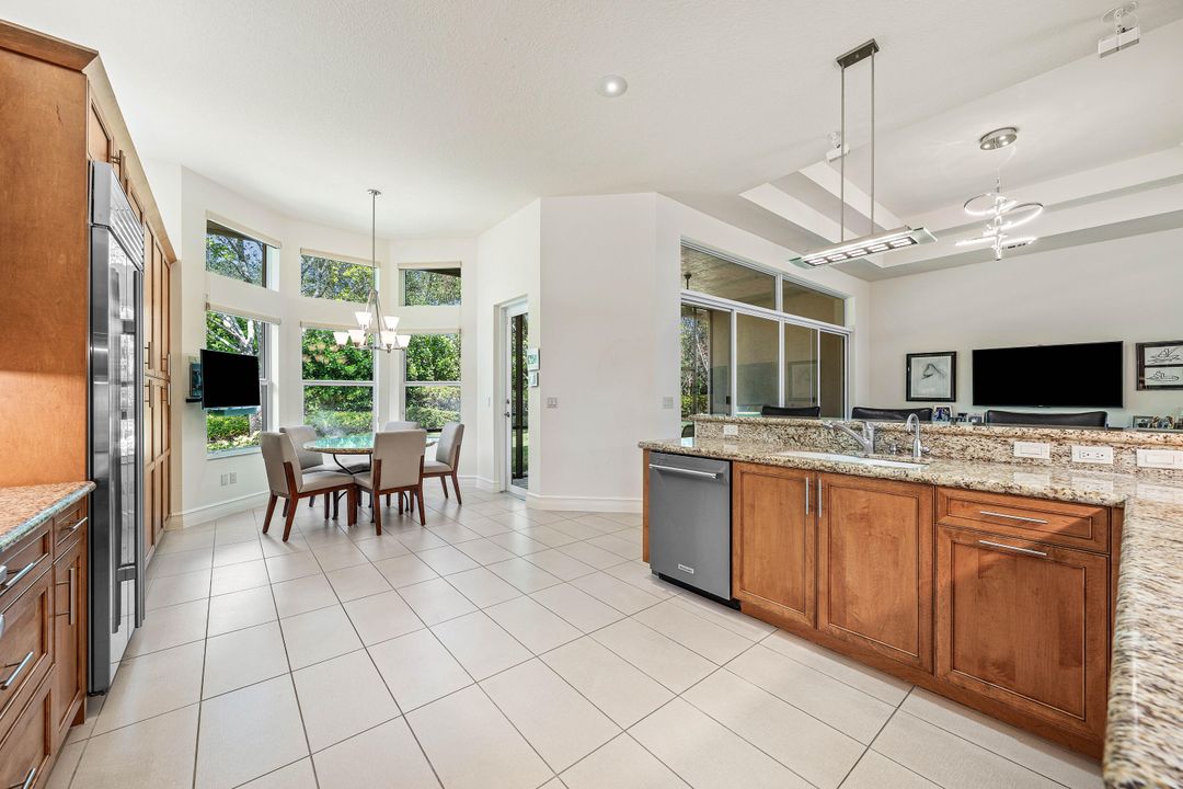 For Sale: $875,000 (3 beds, 3 baths, 2513 Square Feet)