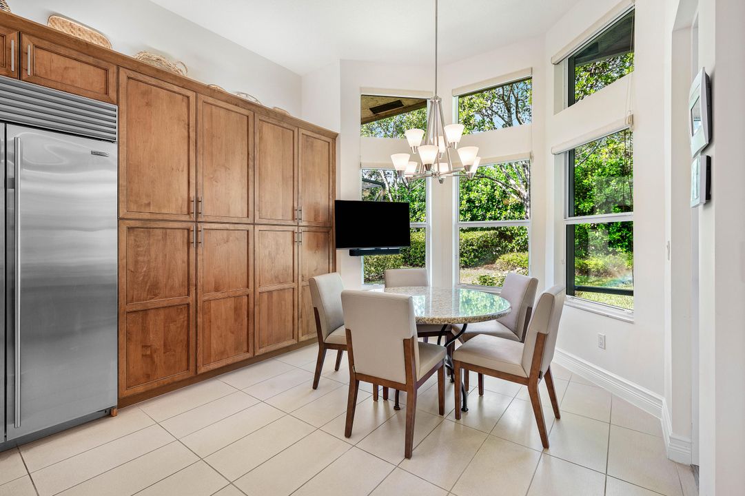 For Sale: $875,000 (3 beds, 3 baths, 2513 Square Feet)