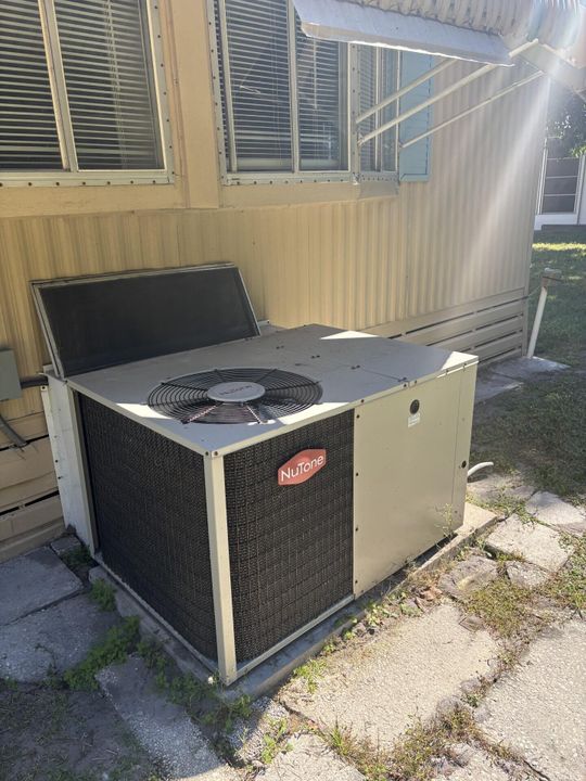 For Sale: $39,500 (2 beds, 2 baths, 1080 Square Feet)