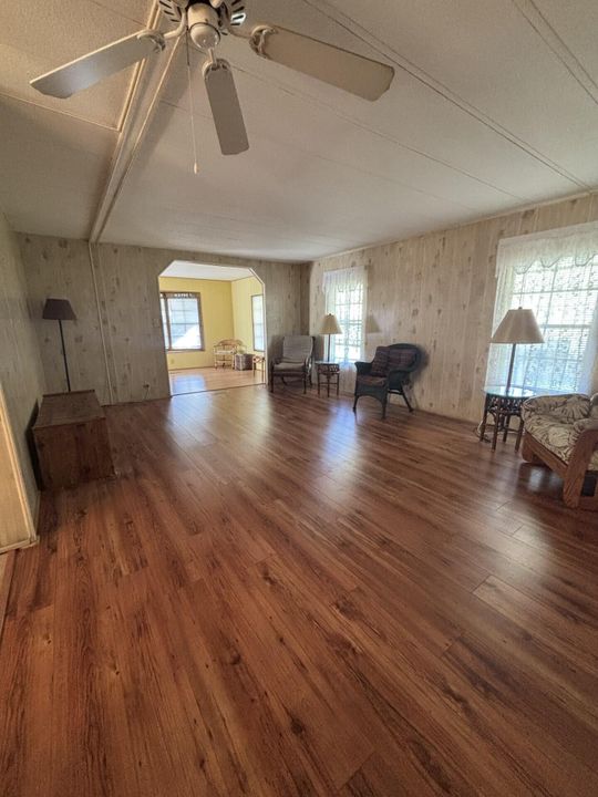 For Sale: $39,500 (2 beds, 2 baths, 1080 Square Feet)