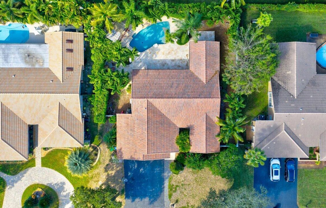 合同活跃: $775,000 (4 贝兹, 2 浴室, 2058 平方英尺)