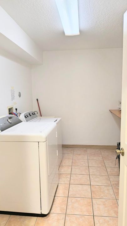 For Rent: $5,200 (3 beds, 2 baths, 1535 Square Feet)