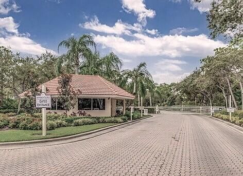 For Sale: $559,900 (3 beds, 2 baths, 1922 Square Feet)