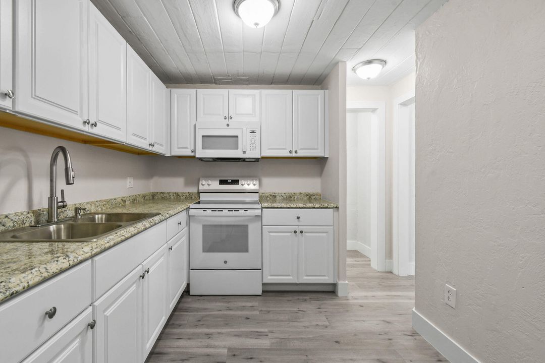 На продажу: $349,000 (3 спален, 2 ванн, 1270 Квадратных фут)