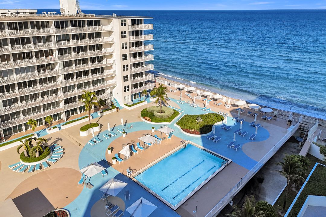 For Sale: $750,000 (2 beds, 2 baths, 1402 Square Feet)