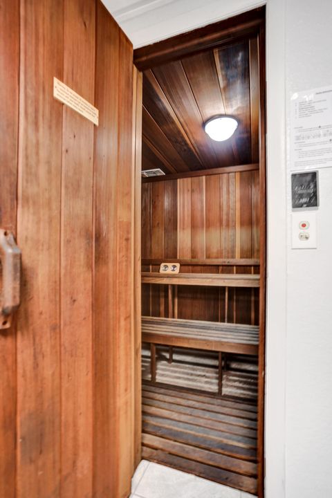 For Sale: $750,000 (2 beds, 2 baths, 1402 Square Feet)