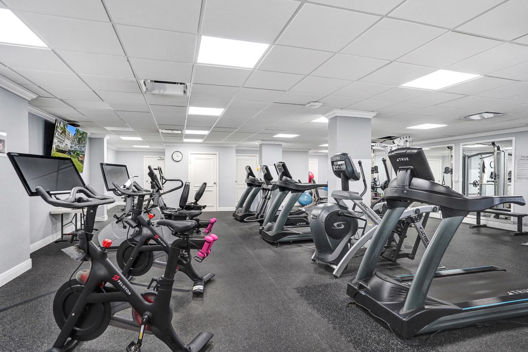 For Sale: $750,000 (2 beds, 2 baths, 1402 Square Feet)