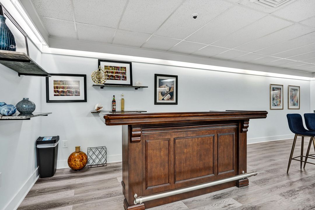 For Sale: $750,000 (2 beds, 2 baths, 1402 Square Feet)