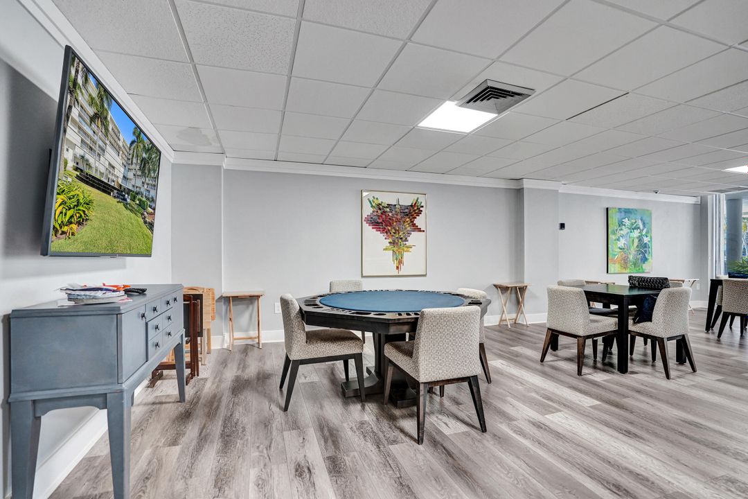 For Sale: $750,000 (2 beds, 2 baths, 1402 Square Feet)