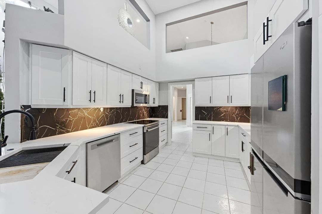 For Sale: $760,000 (4 beds, 3 baths, 2495 Square Feet)