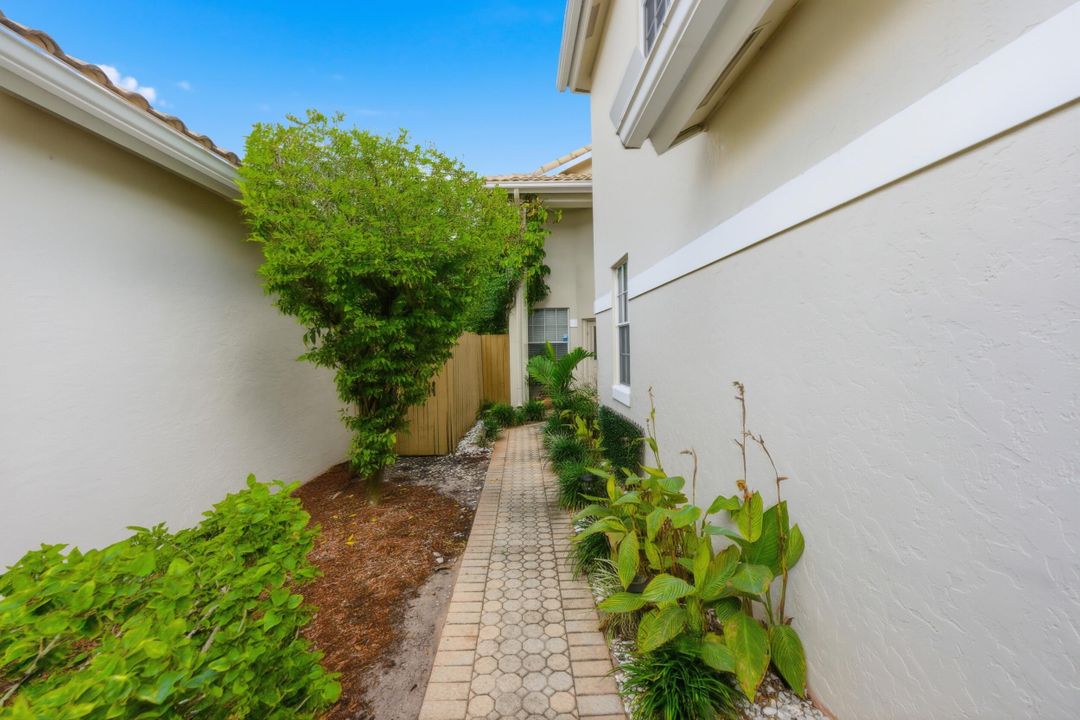 For Sale: $760,000 (4 beds, 3 baths, 2495 Square Feet)