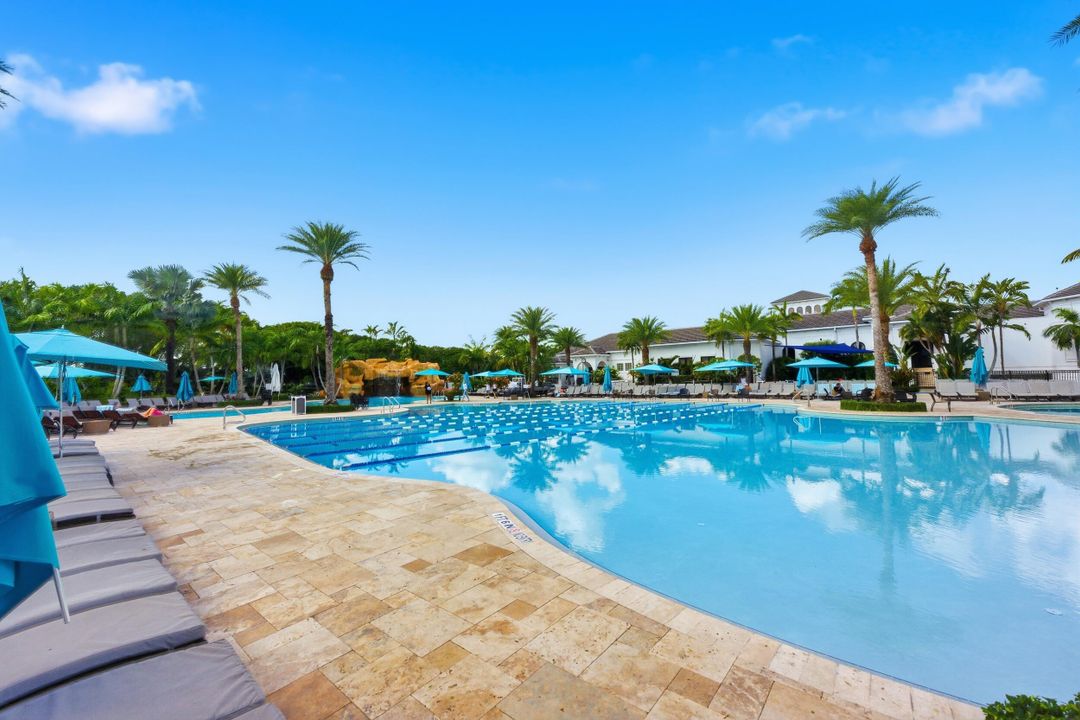 For Sale: $760,000 (4 beds, 3 baths, 2495 Square Feet)