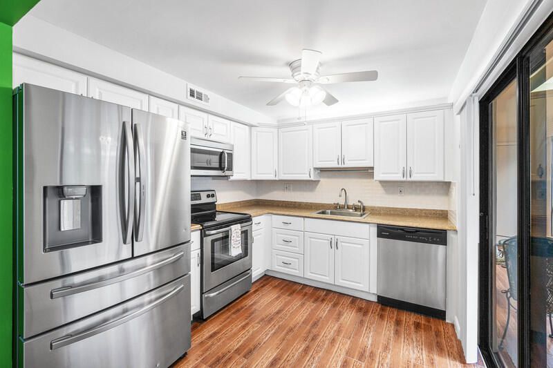 En Venta: $100,000 (2 camas, 2 baños, 910 Pies cuadrados)