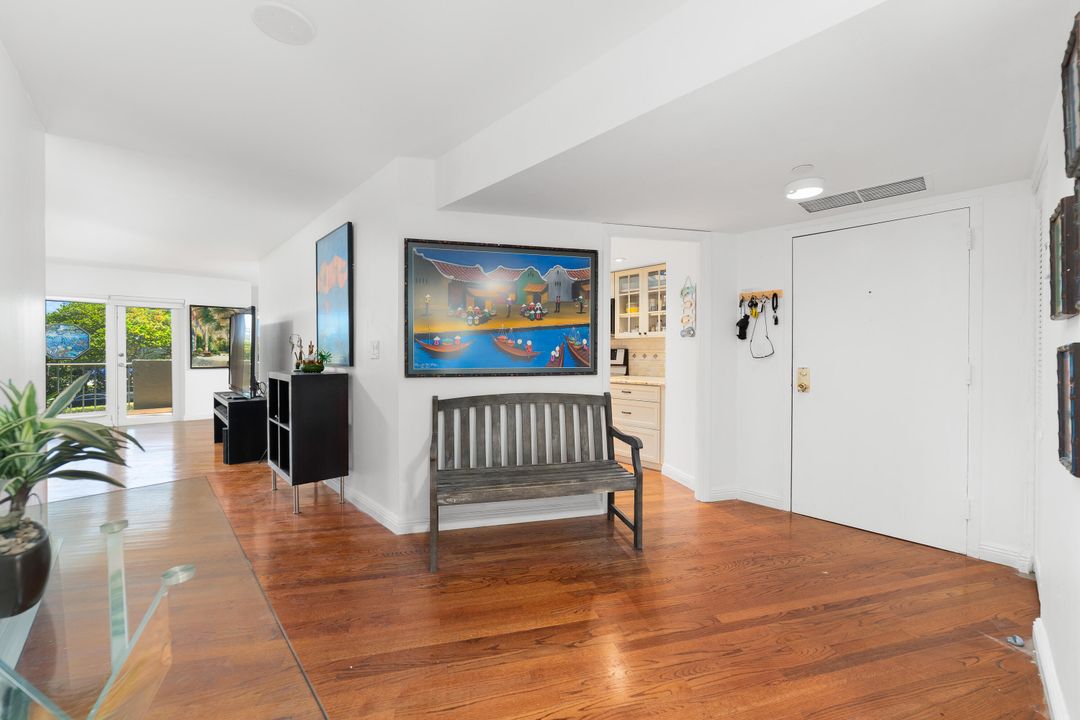 For Sale: $695,000 (2 beds, 2 baths, 1915 Square Feet)
