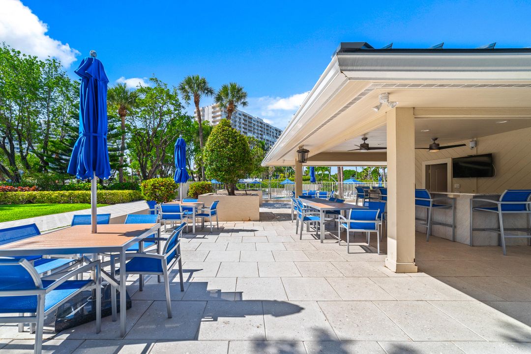 For Sale: $695,000 (2 beds, 2 baths, 1915 Square Feet)