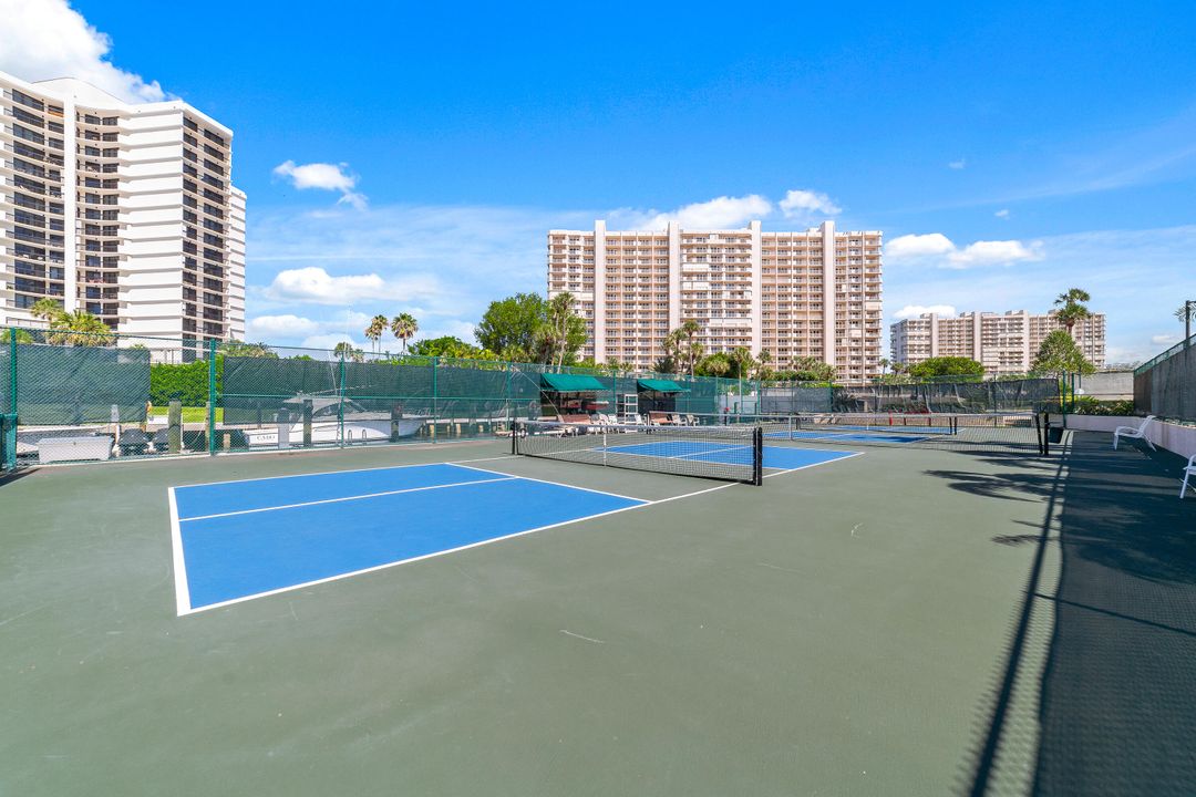 For Sale: $695,000 (2 beds, 2 baths, 1915 Square Feet)