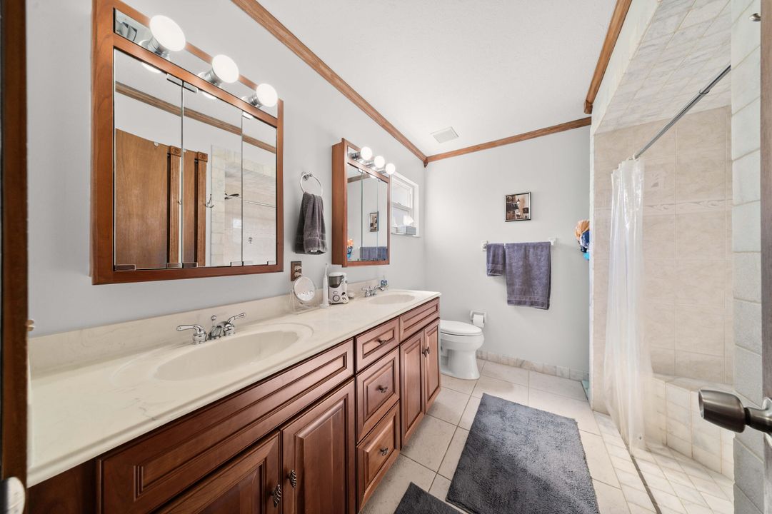 Active With Contract: $459,900 (3 beds, 2 baths, 1569 Square Feet)