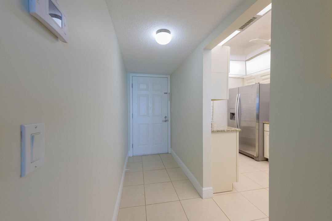 For Rent: $2,500 (2 beds, 2 baths, 1053 Square Feet)