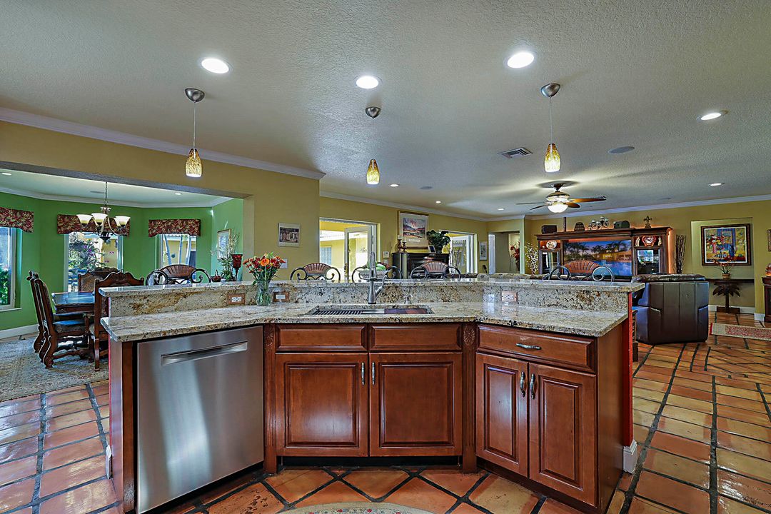 For Sale: $1,625,000 (4 beds, 4 baths, 2570 Square Feet)