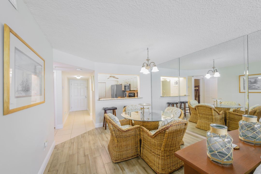 For Rent: $2,500 (2 beds, 2 baths, 1053 Square Feet)