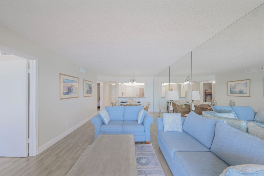 For Rent: $2,500 (2 beds, 2 baths, 1053 Square Feet)