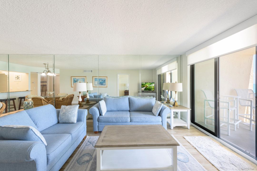 For Rent: $2,500 (2 beds, 2 baths, 1053 Square Feet)