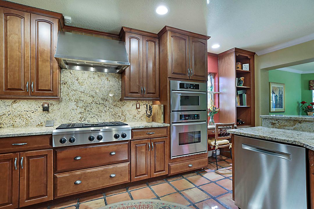 For Sale: $1,625,000 (4 beds, 4 baths, 2570 Square Feet)