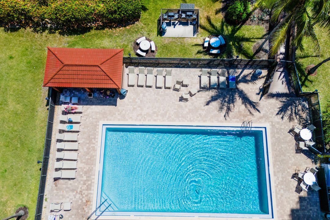 For Rent: $2,500 (2 beds, 2 baths, 1053 Square Feet)