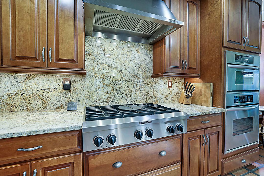 For Sale: $1,625,000 (4 beds, 4 baths, 2570 Square Feet)