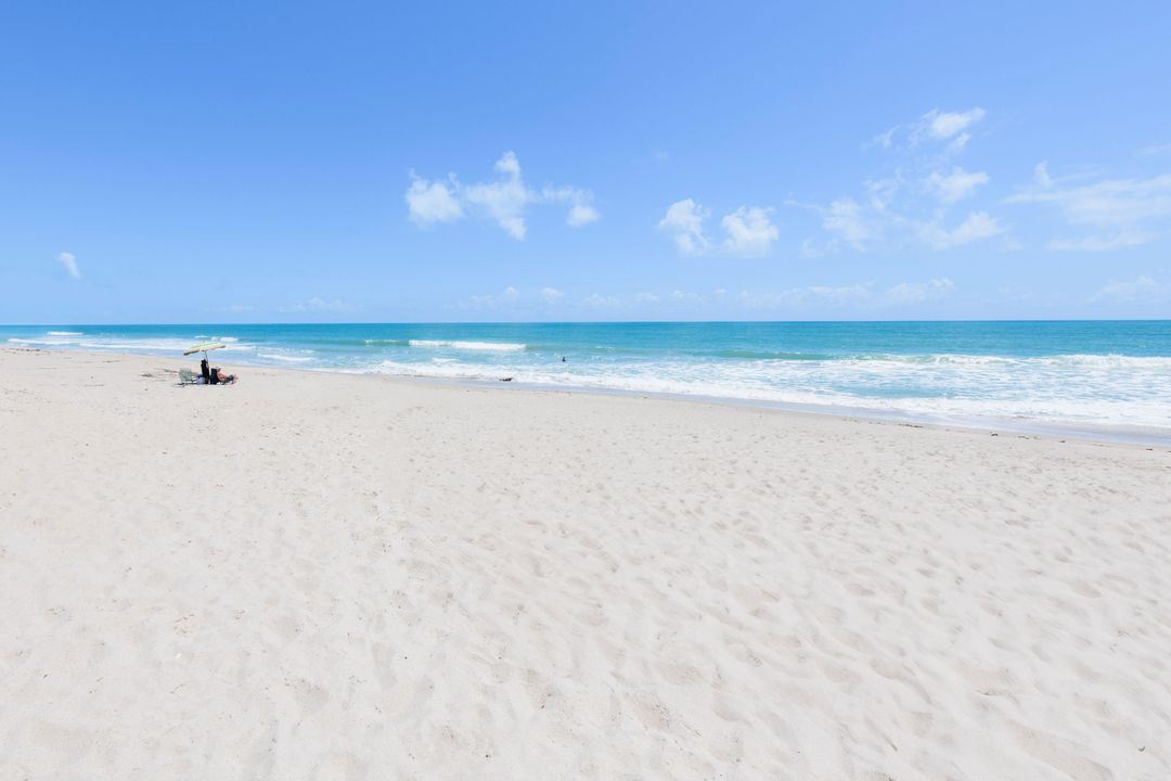 For Rent: $2,500 (2 beds, 2 baths, 1053 Square Feet)