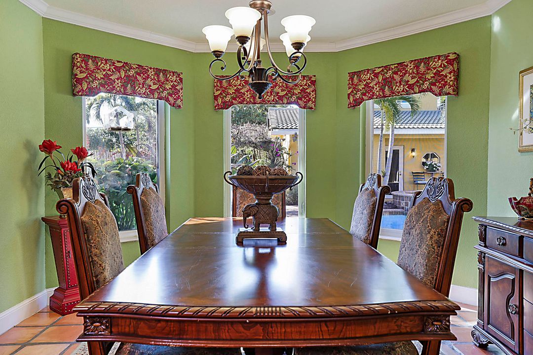 For Sale: $1,625,000 (4 beds, 4 baths, 2570 Square Feet)