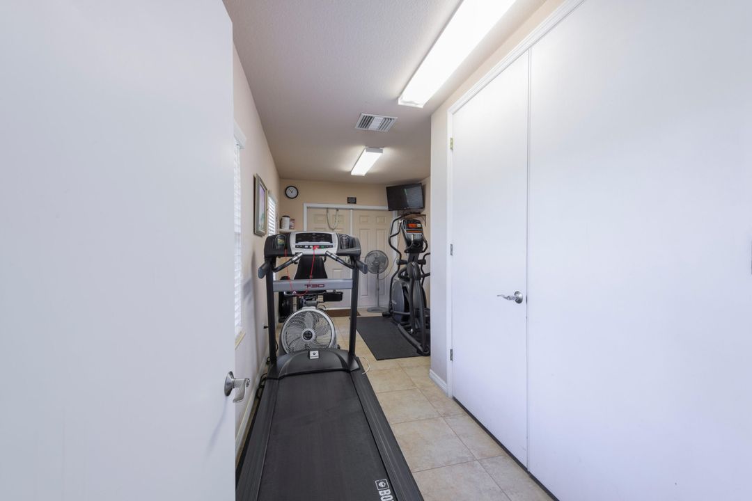 For Rent: $2,500 (2 beds, 2 baths, 1053 Square Feet)