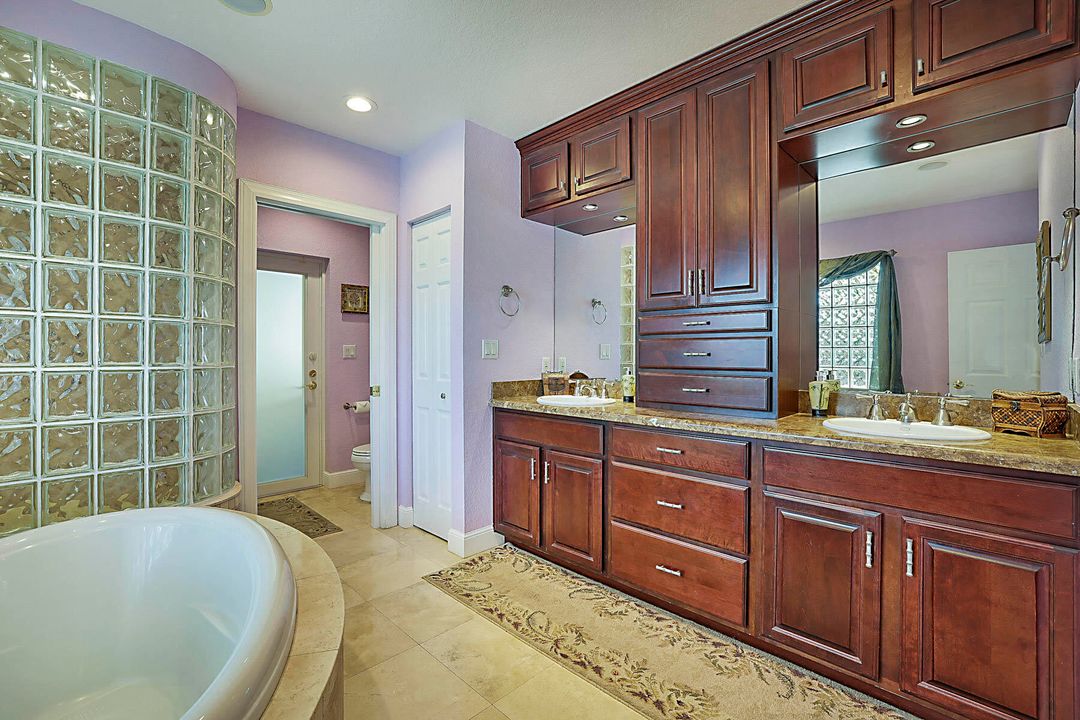 For Sale: $1,625,000 (4 beds, 4 baths, 2570 Square Feet)