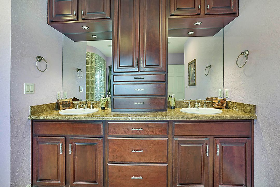 For Sale: $1,625,000 (4 beds, 4 baths, 2570 Square Feet)