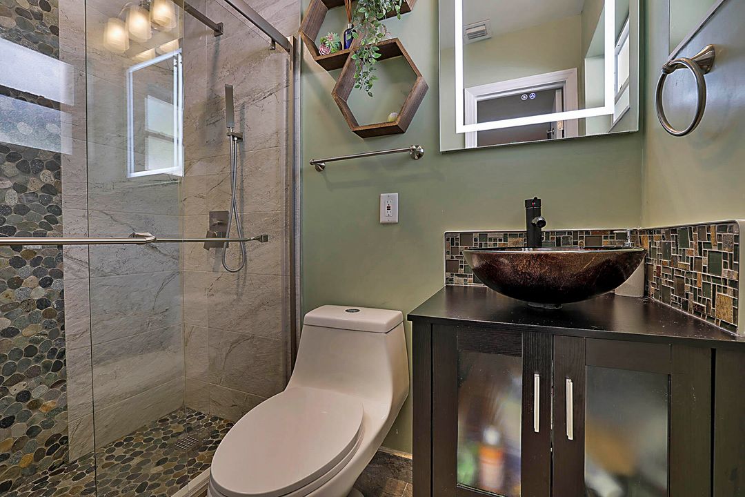 For Sale: $1,625,000 (4 beds, 4 baths, 2570 Square Feet)