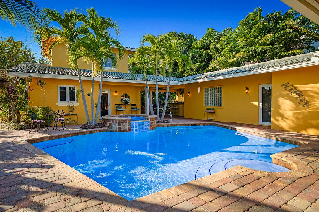 For Sale: $1,625,000 (4 beds, 4 baths, 2570 Square Feet)