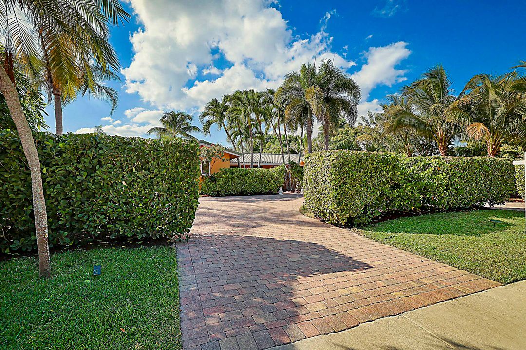 For Sale: $1,625,000 (4 beds, 4 baths, 2570 Square Feet)