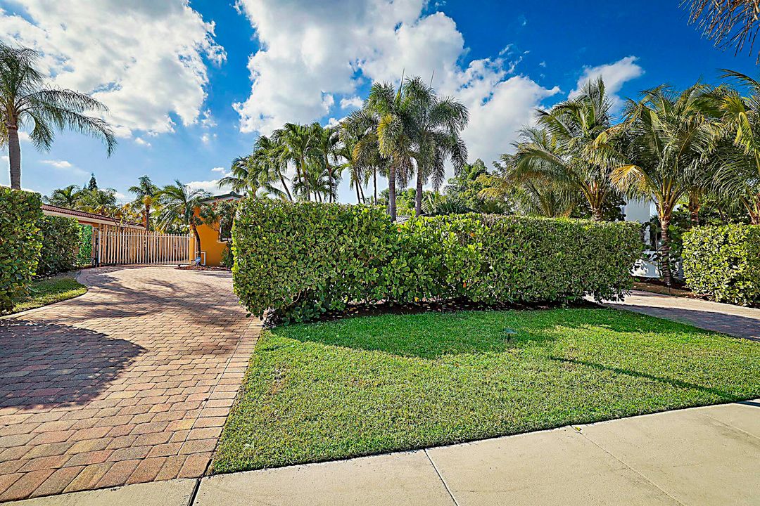 For Sale: $1,625,000 (4 beds, 4 baths, 2570 Square Feet)