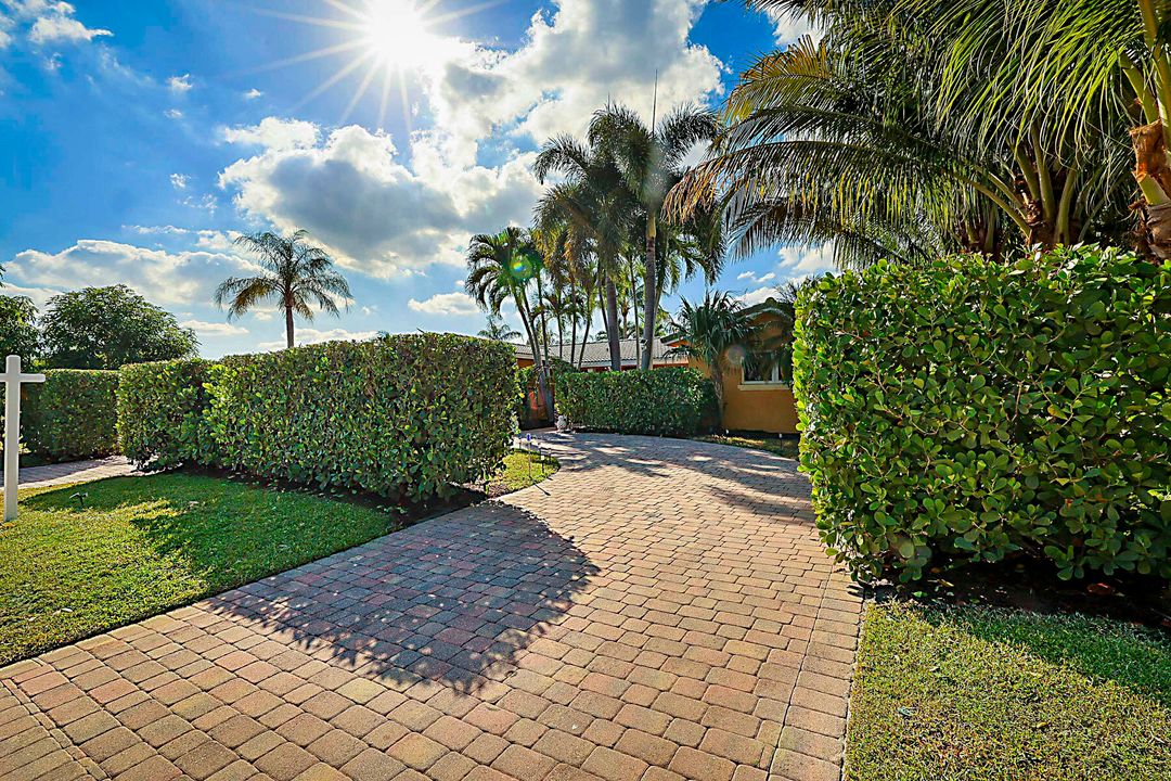 For Sale: $1,625,000 (4 beds, 4 baths, 2570 Square Feet)