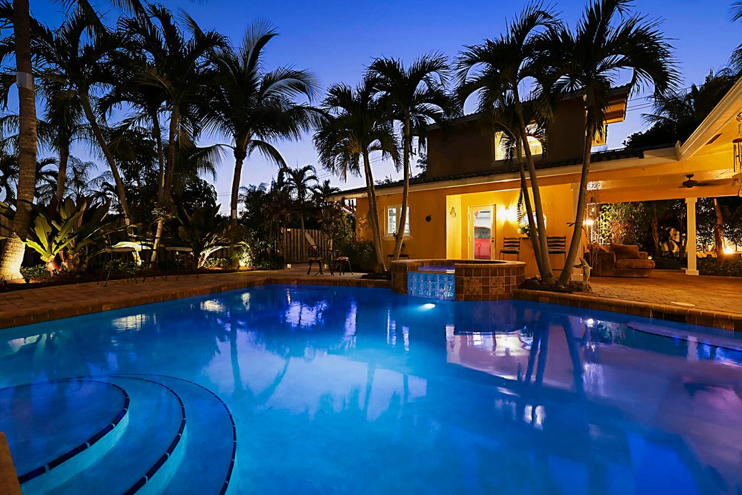 For Sale: $1,625,000 (4 beds, 4 baths, 2570 Square Feet)