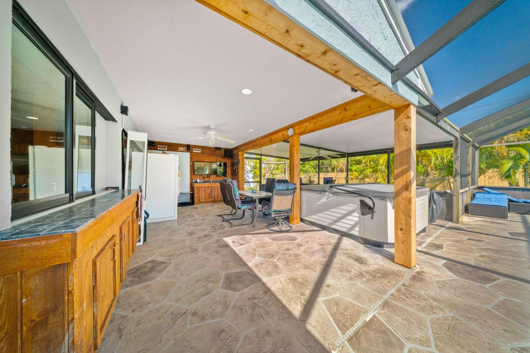 Active With Contract: $459,900 (3 beds, 2 baths, 1569 Square Feet)