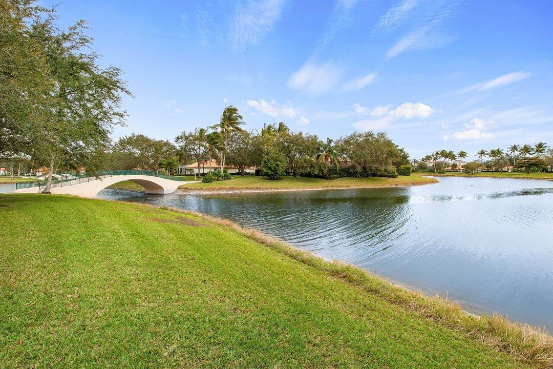 待售: $1,075,000 (3 贝兹, 2 浴室, 2001 平方英尺)