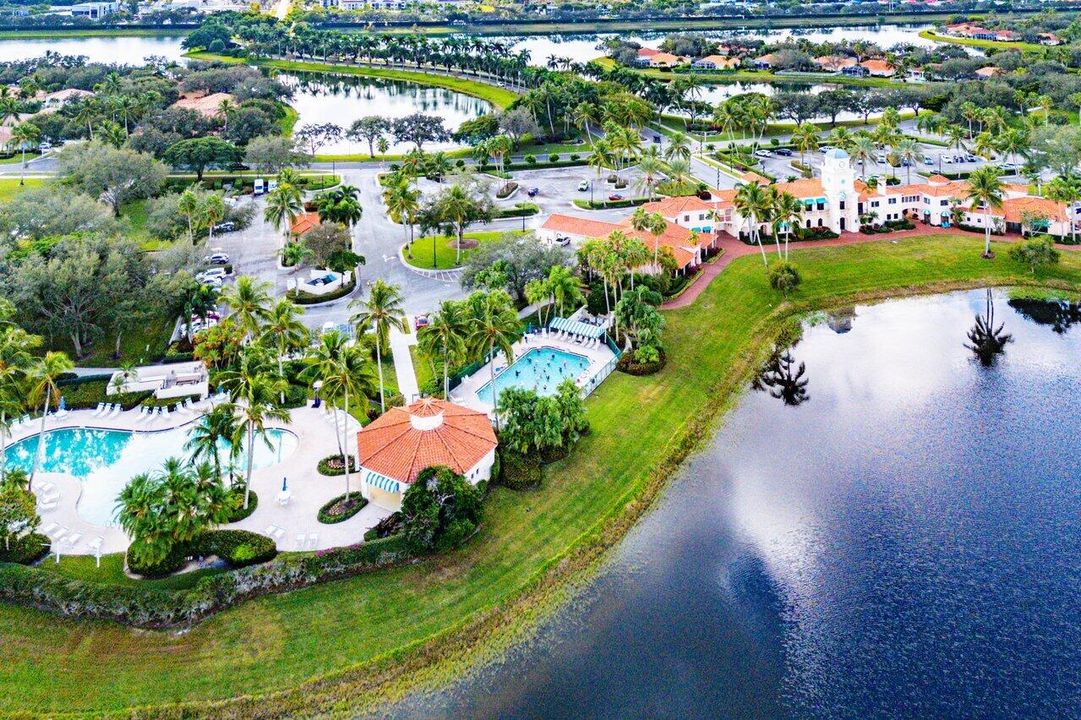 待售: $1,075,000 (3 贝兹, 2 浴室, 2001 平方英尺)