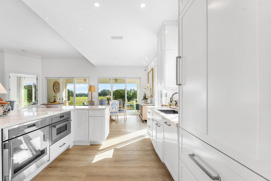 待售: $1,075,000 (3 贝兹, 2 浴室, 2001 平方英尺)