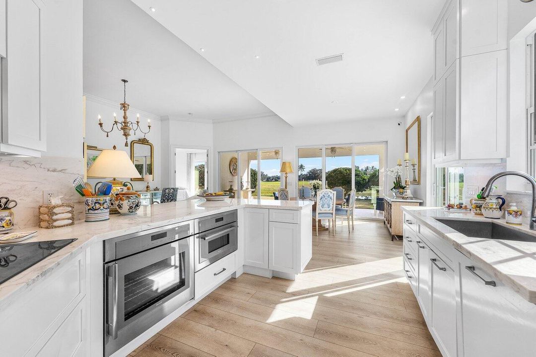 待售: $1,075,000 (3 贝兹, 2 浴室, 2001 平方英尺)