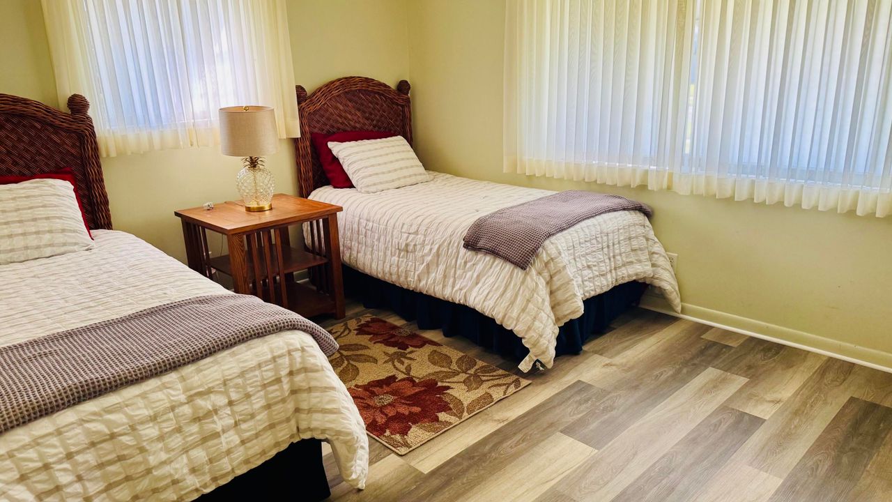 Active With Contract: $2,500 (2 beds, 2 baths, 1428 Square Feet)