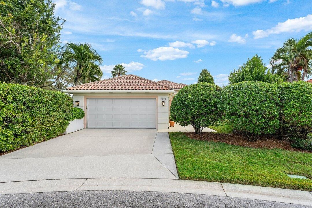 待售: $1,075,000 (3 贝兹, 2 浴室, 2001 平方英尺)