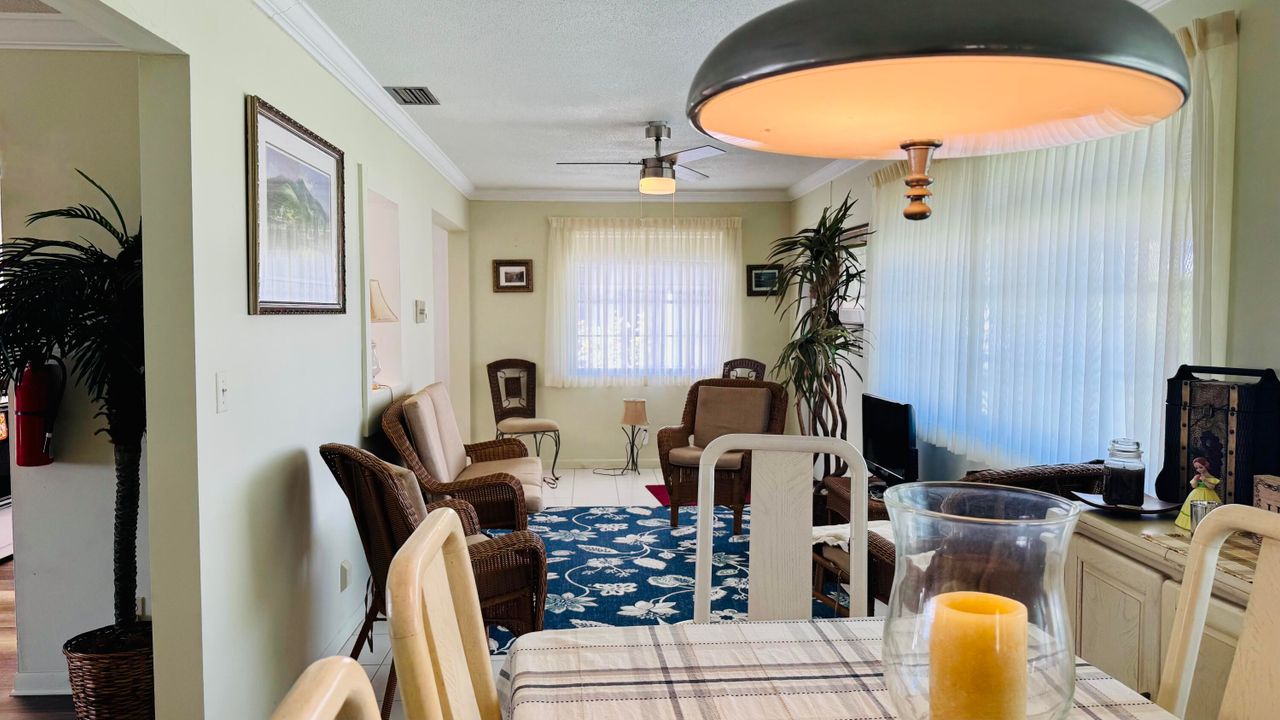 Active With Contract: $2,500 (2 beds, 2 baths, 1428 Square Feet)